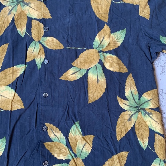 Tommy Bahamas Shirt - Picture 2 of 6